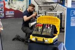 Valise De Maintenance STANLEY - A Roulettes Contenant Plus De 100 Pieces - FMST1-75530 -Atelier Précision BDA10059 4